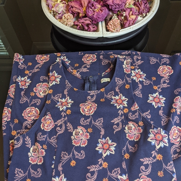 Hollister dress - Picture 3 of 7